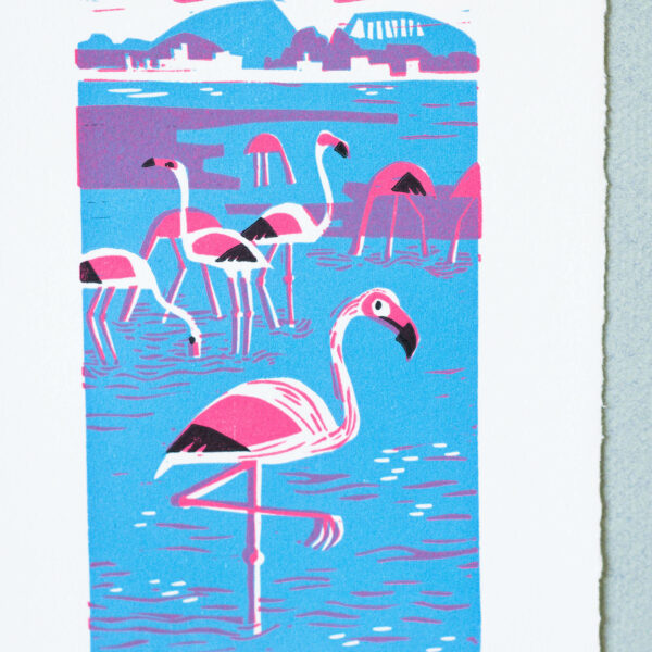 linogravure originale de flamants roses dans un étang