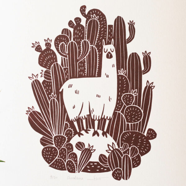 estampe linogravure représentant un lama et des cactus