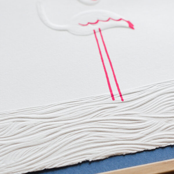 détail d'une estampe contemporaine avec gaufrage du papier en motif japonais